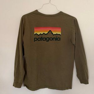 Patagonia Long Sleeve T-Shirt (Medium)